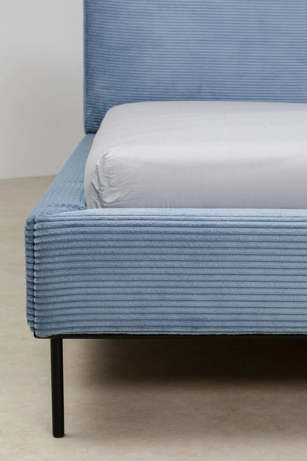 KARE Bett East Side Cord Blau 180x200cm Clearance