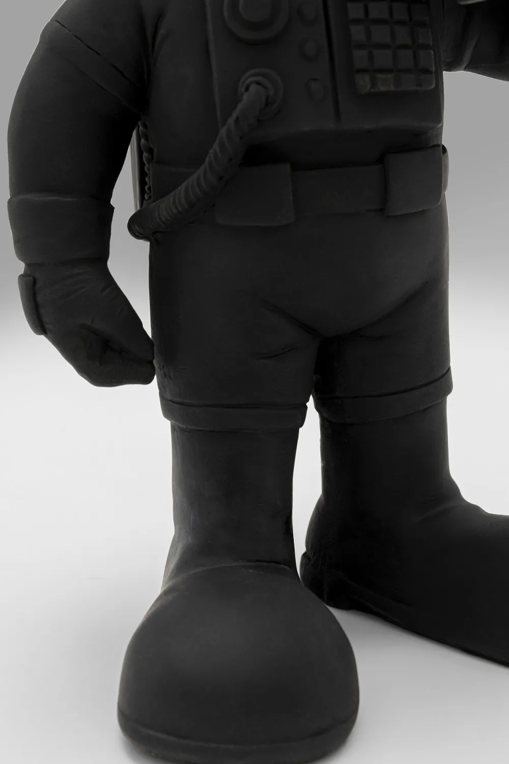 KARE Deko Figur Welcome Astronaut Schwarz 27cm Discount