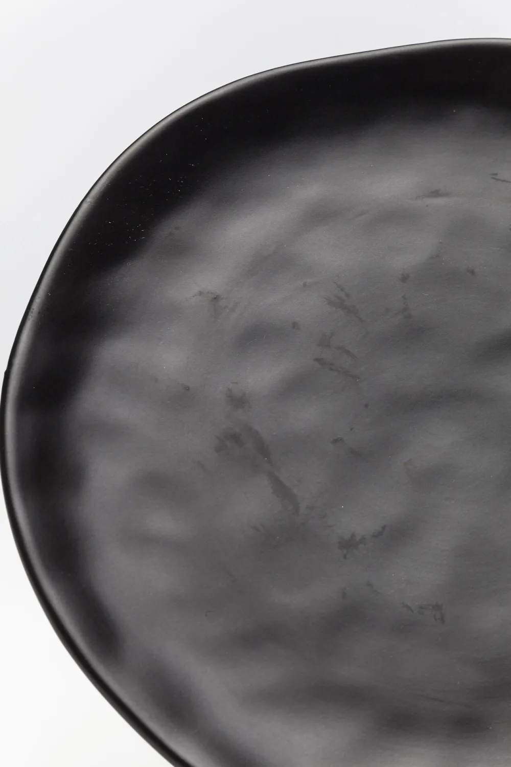 KARE Teller Organic Black Ø26cm Hot