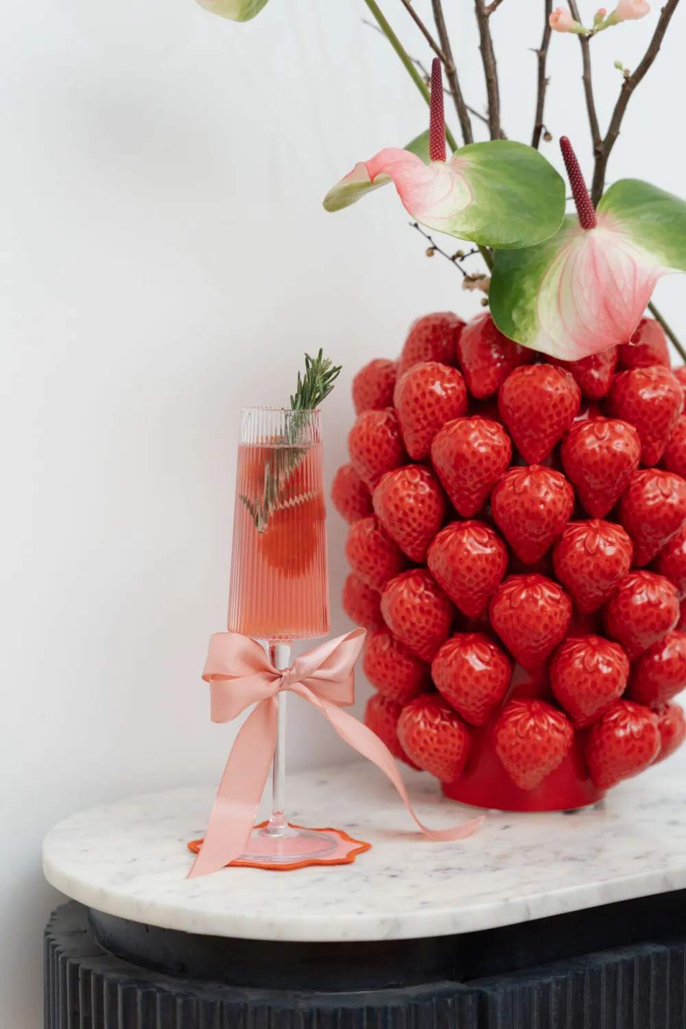 KARE Vase Strawberries Rot 30cm Discount