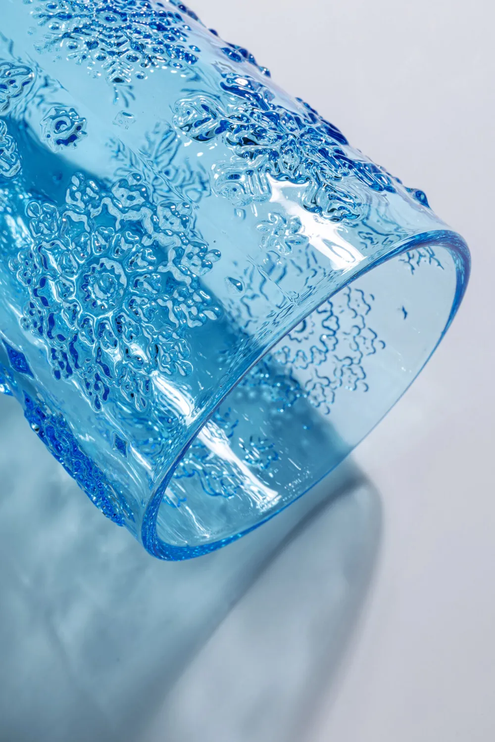 KARE Wasserglas Ice Flowers Blau Hot